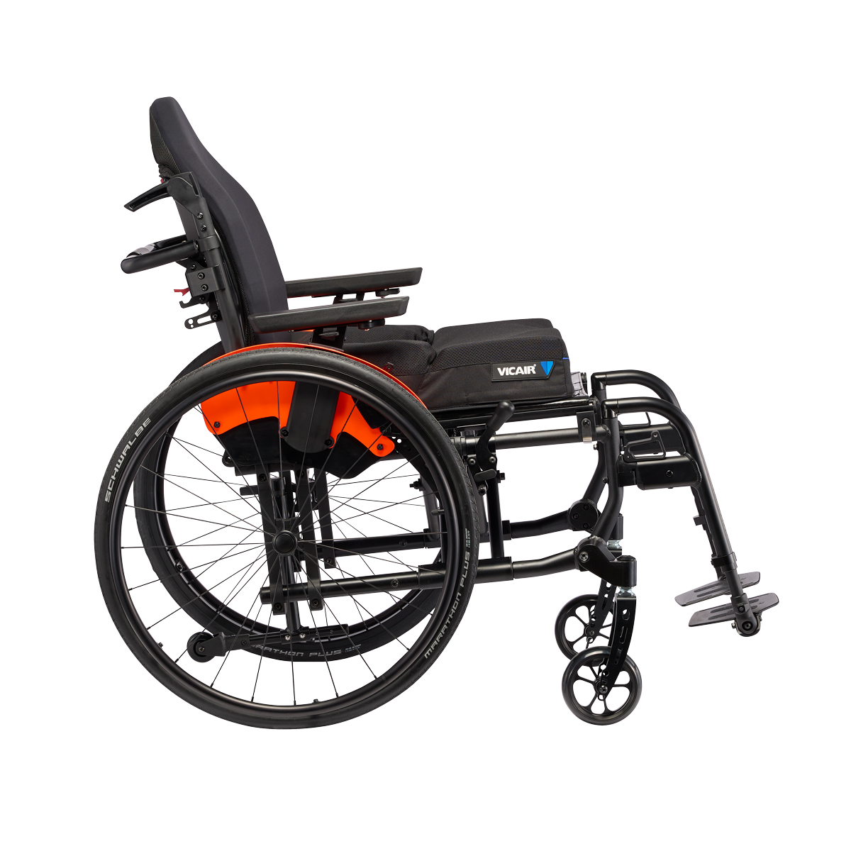 Adaptiv-Rollstuhl AS[advanced] mit abschwenk- und abnehmbarem Seitenteil in Neon orange mit Armauflage in der Seitenansicht